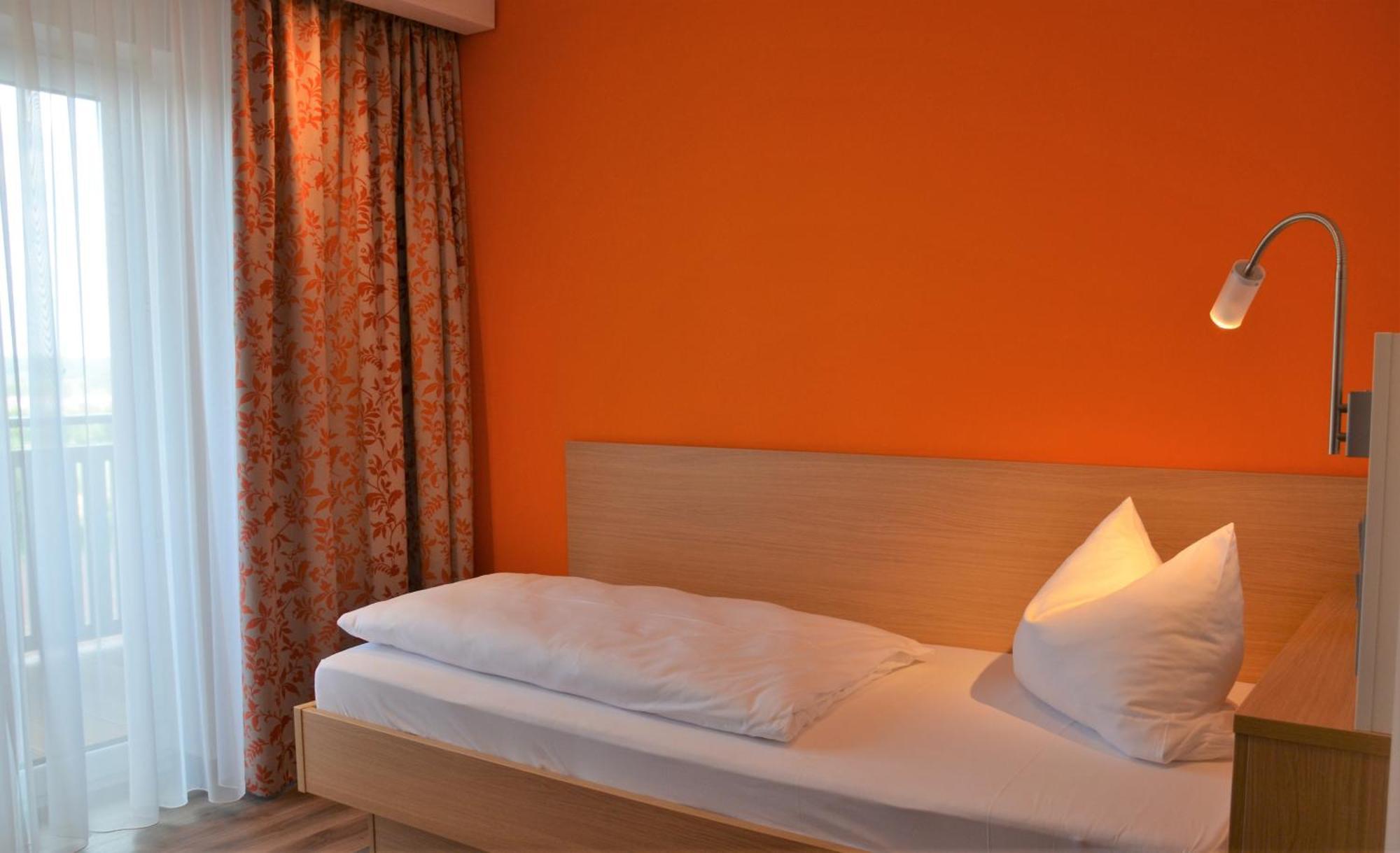 Hotel Bergwirt Herrieden Dış mekan fotoğraf